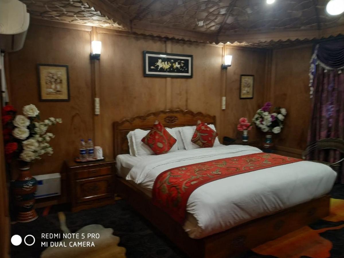 The Mughal Sheraton Houseboat Ξενοδοχείο Durgjan Εξωτερικό φωτογραφία