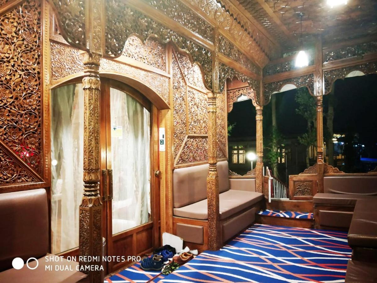 The Mughal Sheraton Houseboat Ξενοδοχείο Durgjan Εξωτερικό φωτογραφία