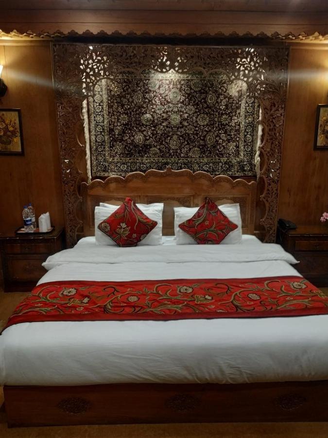 The Mughal Sheraton Houseboat Ξενοδοχείο Durgjan Εξωτερικό φωτογραφία